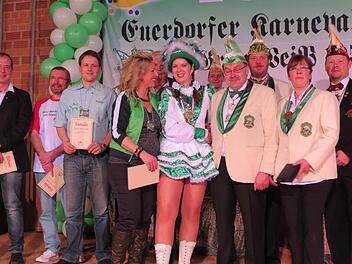 Ehrungen: Michael Reitberger, Ralf Werner, Michael Huppmann, Nicole Scholz, Peter Sell, Jasmin Röthlein, Prinz Tobias I, Artur Unsleber, Manfred Leber, Gisela Leber und Michael Metzger (von links). Foto: Doris Bauer