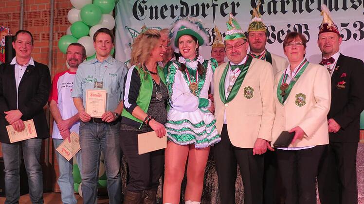 Ehrungen: Michael Reitberger, Ralf Werner, Michael Huppmann, Nicole Scholz, Peter Sell, Jasmin Röthlein, Prinz Tobias I, Artur Unsleber, Manfred Leber, Gisela Leber und Michael Metzger (von links). Foto: Doris Bauer