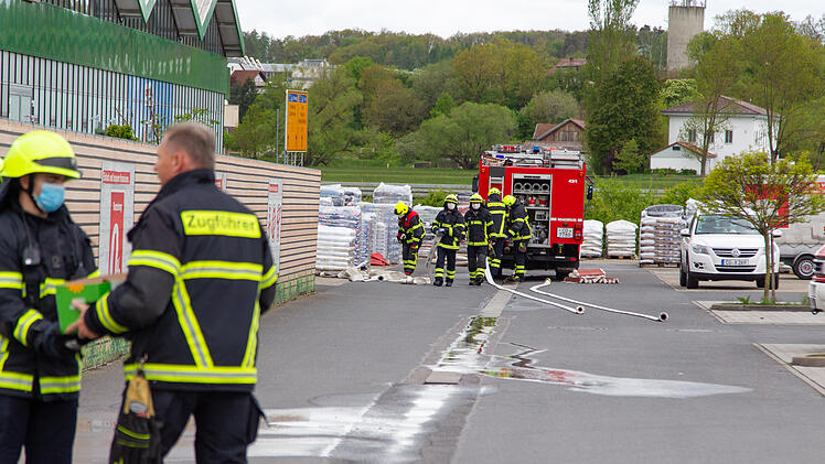 Brand in Baumarkt: Sprinkleranlage verhindert Schlimmeres