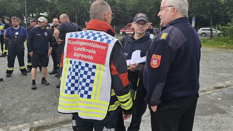 Landkreis Bayreuth: 120 Oberfränkische Einsatzkräfte helfen bei Hochwasser Einsatz in Schwaben