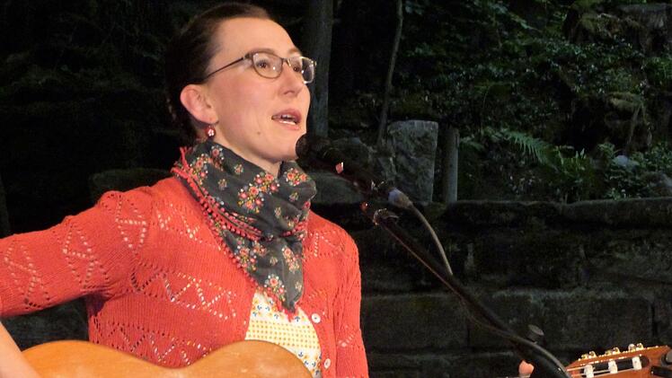 Martina Schwarzmann gilt als ein Phänomen in der Kabarettszene und karikierte am Samstagabend Alltagsszenen am laufenden Band. Foto: Reißaus