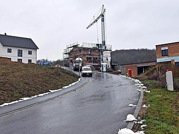 Eines der gr&ouml;&szlig;ten Projekte in diesem Jahr in der Gemeinde G&auml;dheim war die Fertigstellung des neuen Baugebiets "Eichelberg III" in G&auml;dheim, wo bereits f&uuml;nf H&auml;user im Bau sind und weiteres Interesse an den restlichen Baupl&auml;tzen besteht.  Foto: Ulrike Langer