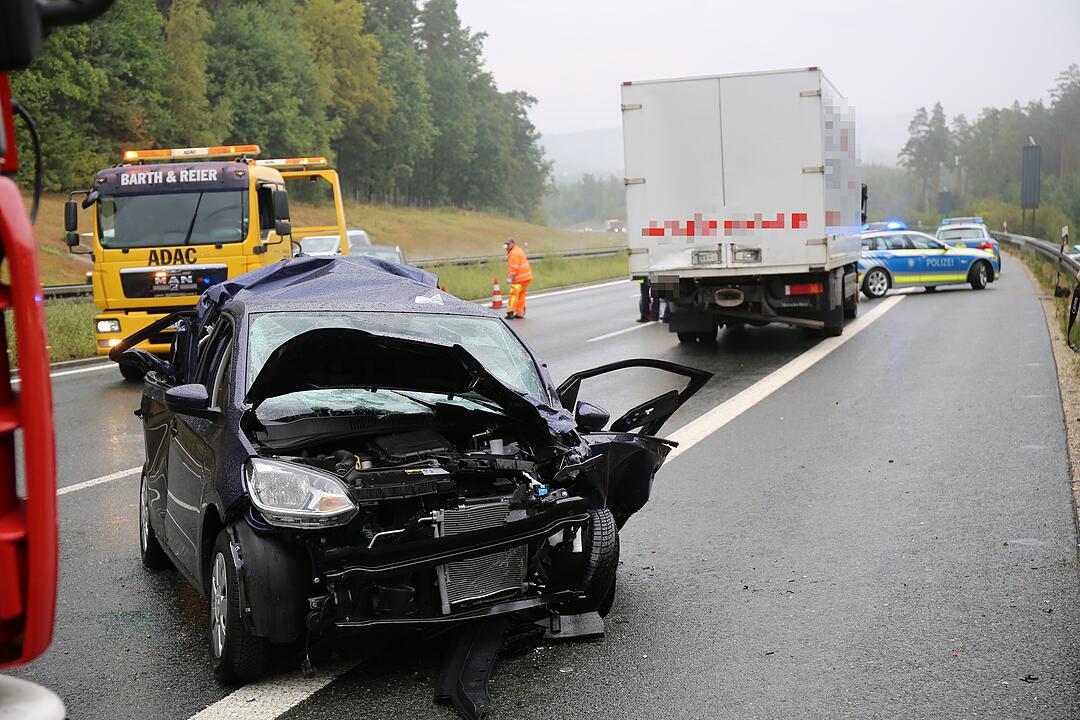 Schwerer Unfall nach Starkregen auf A9 bei Bayreuth