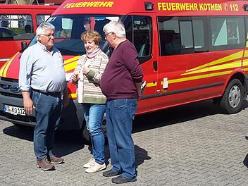 An mehreren Programmpunkten nahm im Verlauf des Tages Bürgermeisterin Brigitte Meyerdierks (Bildmitte) teil. Zusammen mit den Organisatoren Heinz Geißler (links) und Rolf Mozer (rechts) freute sie sich über die gelungene Veranstaltung.   Foto: Rolf Pralle