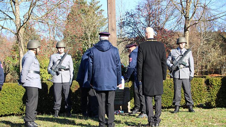 Feierstunde zum Volkstrauertag auf dem Parkfriedhof in Bad Kissingen. Foto: Benedikt Borst