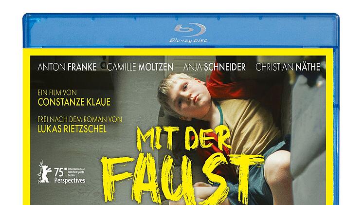 "Mit der Faust in die Welt schlagen" basiert auf dem gleichnamigen Roman von Lukas Rietzschel.