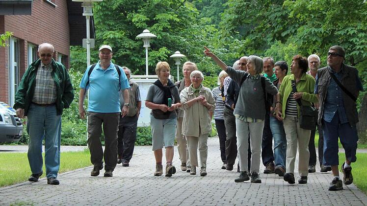 Immer in Bewegung: 15 junggebliebene Wanderfreunde trafen sich zur "Seniorenwanderung" des Alpenvereins.  Fotos: Thomas Heuchling