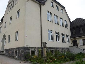 Das Schulgebäude der Grundschule soll in Rothenkirchen abgerissen werden und einem Neubau weichen. K.- H. Hofmann