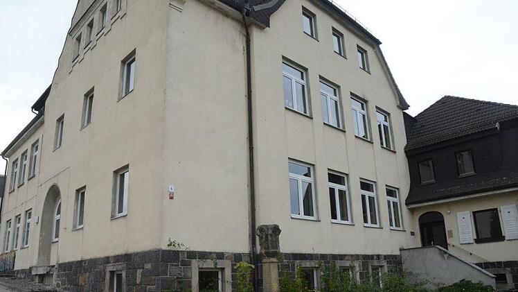 Das Schulgebäude der Grundschule soll in Rothenkirchen abgerissen werden und einem Neubau weichen. K.- H. Hofmann