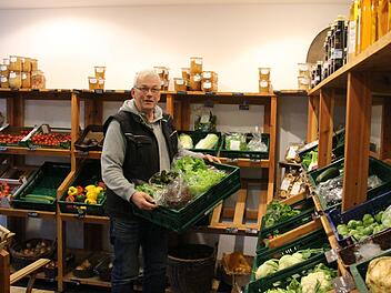 Georg Gunnermann in seinem Hofladen in der Rodacher Straße, den er dort seit 2012 betrieb. Ulrike Nauer
