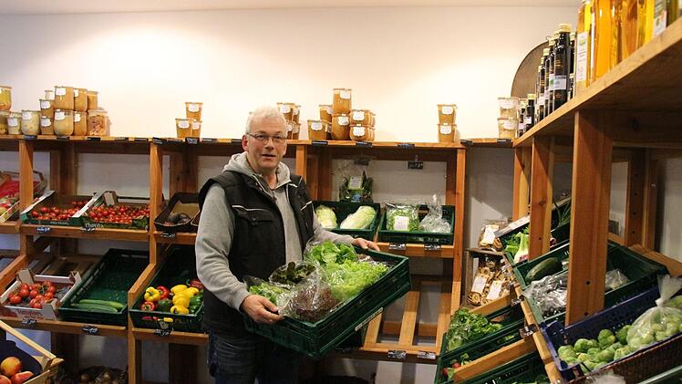 Georg Gunnermann in seinem Hofladen in der Rodacher Straße, den er dort seit 2012 betrieb. Ulrike Nauer