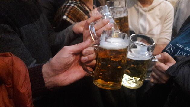 Fränkische Tradition "Stärk' antrinken": Was hat der Brauch mit dem Christentum zu tun?