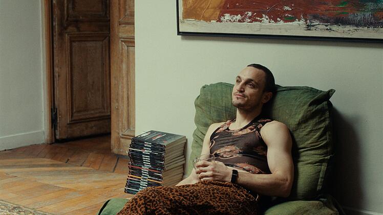 Tomas (Franz Rogowski) steckt in Liebesnöten.