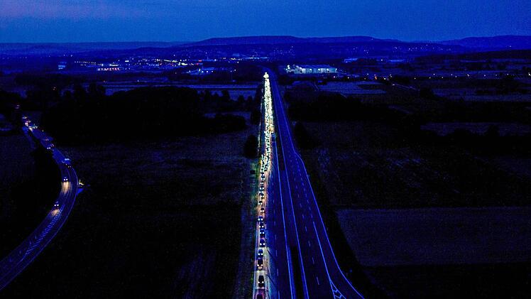 Wie angekündigt wurde die A73 nach den Brückenarbeiten zwischen Baiersdorf-Nord und Möhrendorf um 8 Uhr wieder freigegeben. Foto: News5 / Kress