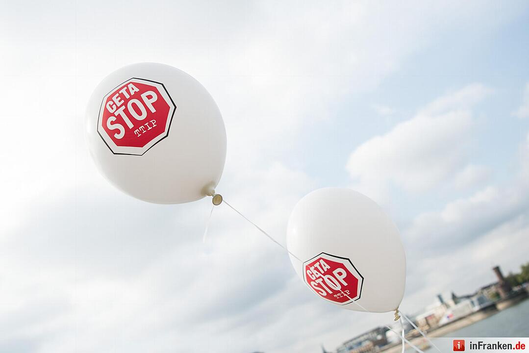 Demonstration gegen die Handelsabkommen Ceta und TTIP in Köln