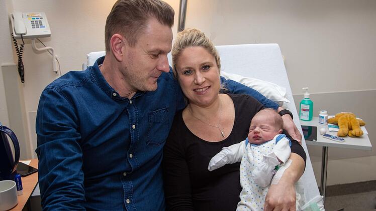 Das schönste Weihnachtsgeschenk für die Eltern Sandra und Falk Zimmermann aus Horsdorf war die Geburt ihres Sohnes Jonah am Ersten Weihnachtsfeiertag im Lichtenfelser Klinikum.Klaus Gagel