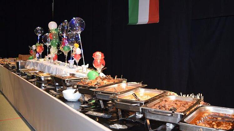 Das Küchenteam hat ein Buffet für alle Sinne gestaltet.