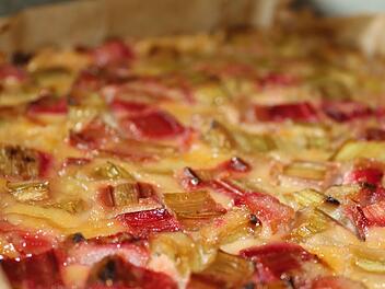 Rhabarberkuchen-Rezept: So gelingt der kinderleichte Genuss