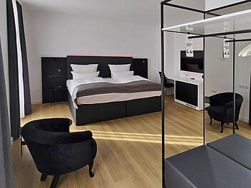 F&uuml;rth: Neues Hotel Dormero er&ouml;ffnet - zur Michaeliskirchweih schon voll