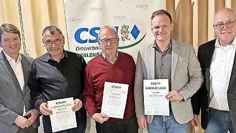 Staatssekretär Sandro Kirchner (von links) und Ortsvorsitzender Manfred Reuß ehrten Robert Erhard, Engelbert Klein und Bürgermeister Nico Rogge für langjährige Mitgliedschaft.