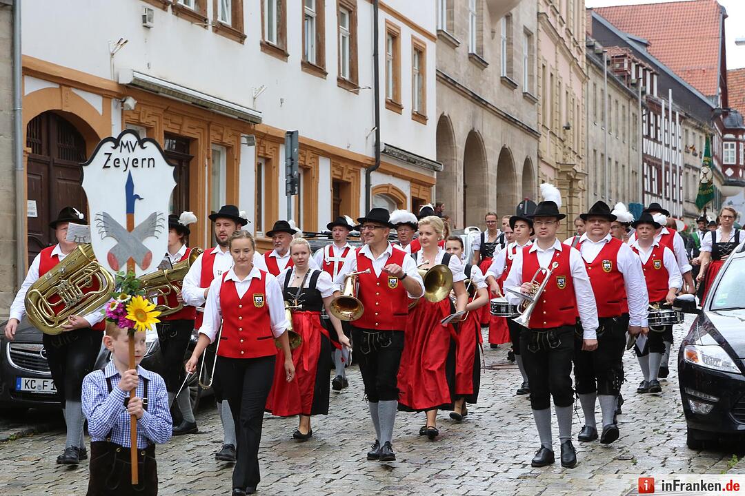 Kronacher Freischießen: Schützenauszug