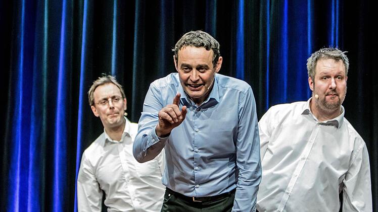 Kabarettistischer Fingerzeig zum Jahresausklang: "TBC" beim Gastspiel im Coburger Kongresshaus. Foto: Jochen Berger