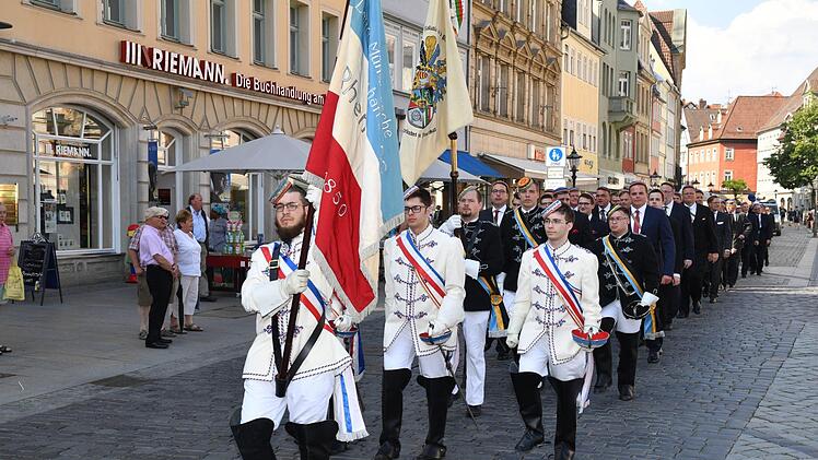 Impressionen vom Einzug am Freitagnachmittag.  Foto: Ronald Rinklef