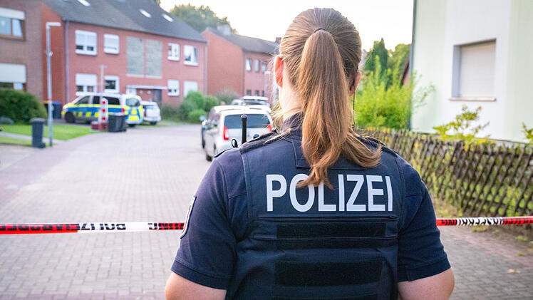 Tödliche Polizeischüsse nach mutmaßlichem Angriff in Moers