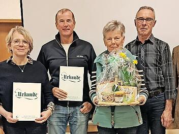 Unser Bild zeigt (von links): Vorsitzende Herta Müller, Heike Bauer, Achim Bauer, Marita Schmitt, 2. Vorsitzenden und Abteilungsleiter Reinhold Gabel sowie Kreisvorsitzenden Markus Stockmann.