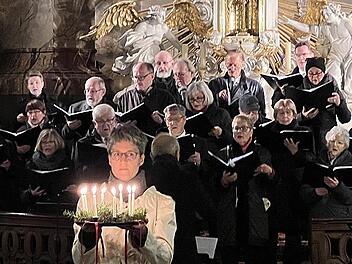 Die Kissinger S&auml;ngervereinigung bei Ihrem Adventskonzert in der Jakobuskirche.