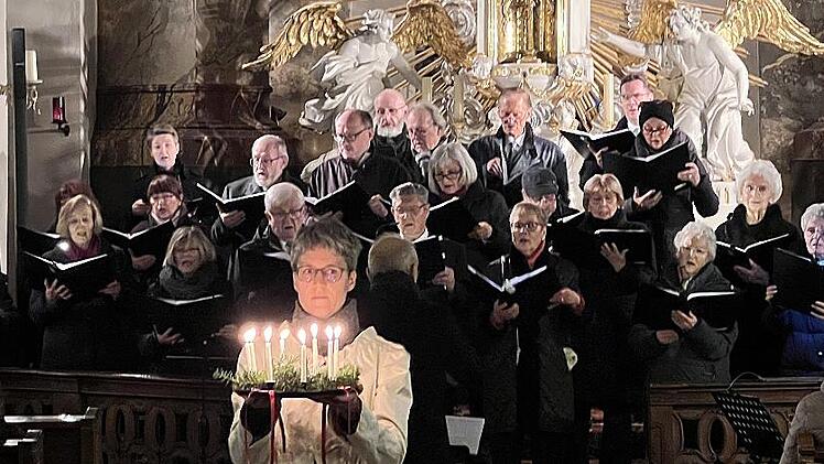 Die Kissinger S&auml;ngervereinigung bei Ihrem Adventskonzert in der Jakobuskirche.