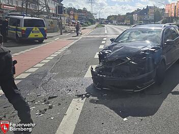 Feuerwehr zu Unfall auf Berliner Ring in Bamberg alarmiert