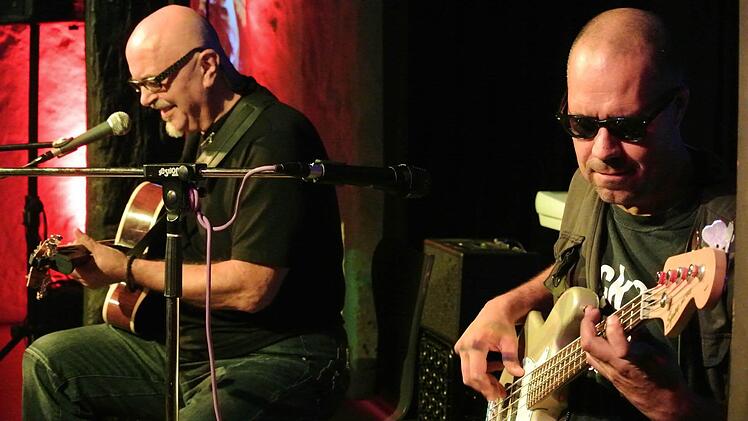 Von der "Blues Company" (von links) Toscho Todorovic und Mike Titre. Foto: Krause