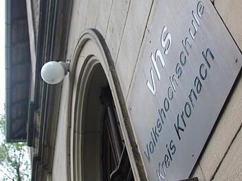 Die Stadt Kronach hofft darauf, Mittel für die Sanierung des Volkshochschul-Gebäudes (unser Bild) und der Festung aus einen neuen Fördertopf des Bundes zu erhalten. Foto: Marco Meißner