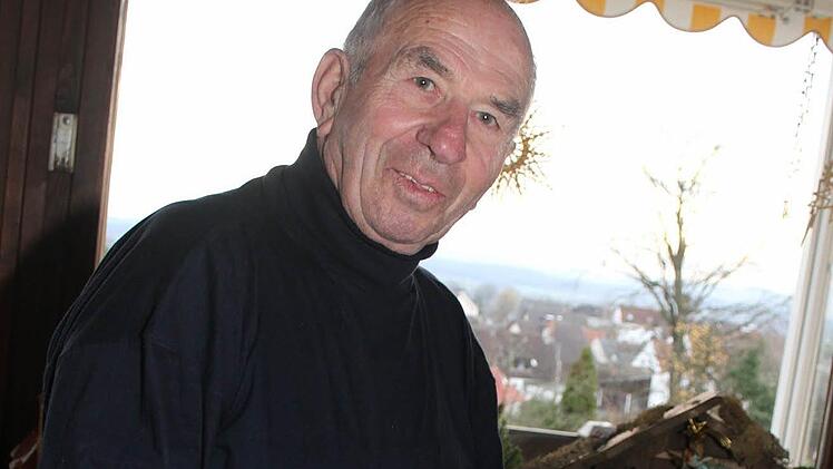 Der Maiers Willi (87), wie ihn alle Burghaiger nennen, hat keine Zeit, um lange fernzusehen. Foto: Sonja Adam