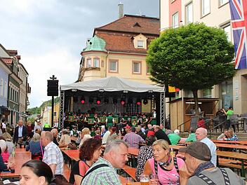 Das 35. Bad Brückenauer Stadtfest wurde am frühen Freitagabend eröffnet. Foto: Julia Raab
