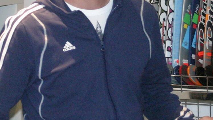 Jochen Heimpel in seinem Hockey-Fachgeschäft in Erlangen  Foto: Max Kaltenhäuser