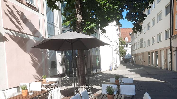 Coburg: 21-Jährige eröffnet neues Café mit Tagesbar "Das Johann" - "alles etwas lockerer"