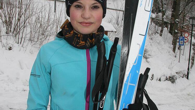 Corinna Zohner hat die Langlauf-Skier eben erst bekommen und ist erst sieben Mal gefahren. Beim Volkslauf schaffte sie die große Strecke.
