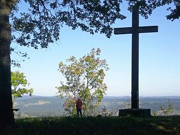 Der Stadtrat votierte einstimmig für eine Aufwertung des Kordigasts. Das Bild zeigt das Gipfelkreuz.  Foto: Stadt Weismain