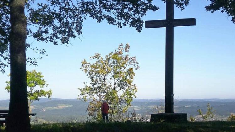 Der Stadtrat votierte einstimmig für eine Aufwertung des Kordigasts. Das Bild zeigt das Gipfelkreuz.  Foto: Stadt Weismain