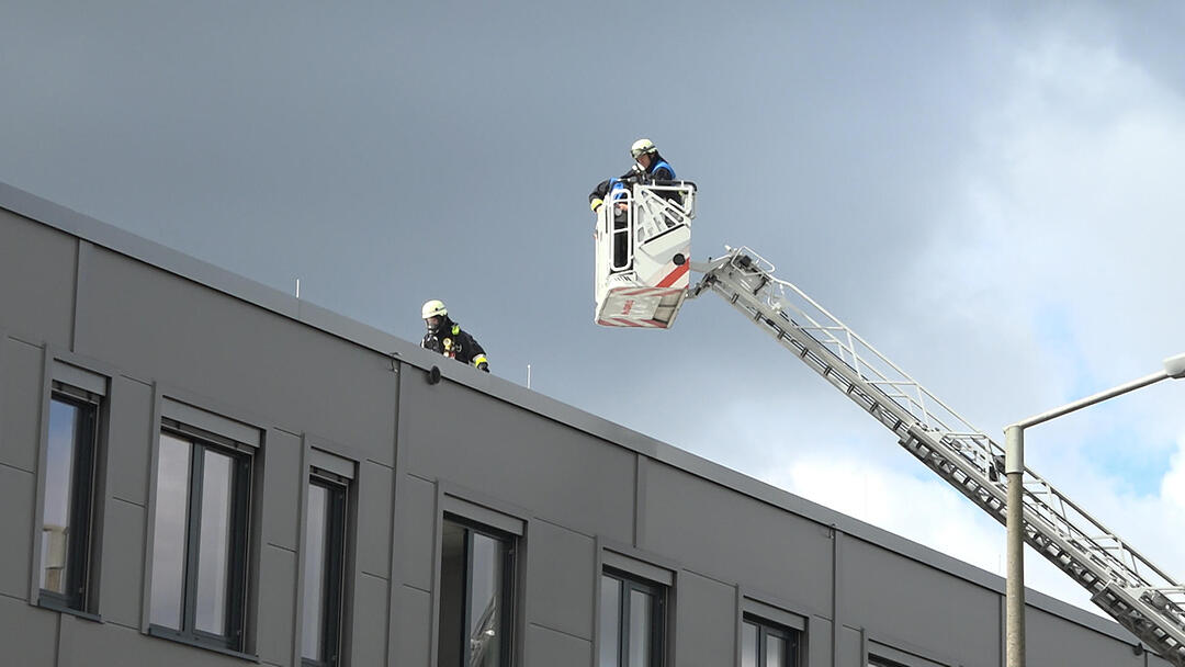Feuer in Elektromarkt in Nürnberg-Thon
