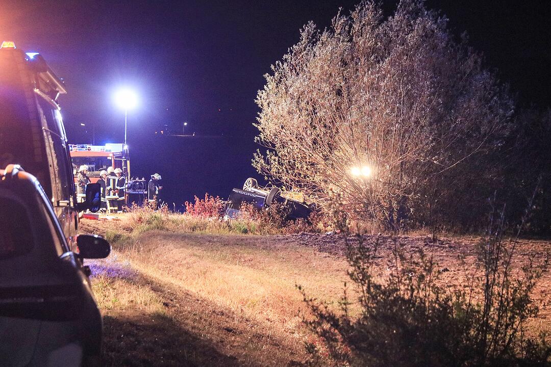 Landkreis Kitzingen: Auto nach Überschlag völlig zerstört – Zwei Tote und zwei Schwerverletzte