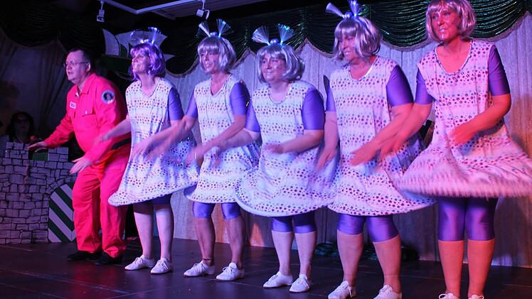 Die Narrlangia-Angels im Einsatz. Foto: Carmen Schwind