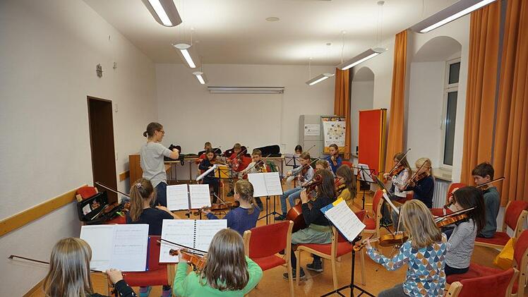 Das "Grashüpfer-Orchester" Marion Eckert