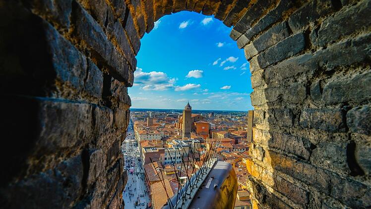 5000 Jahre Geschichte: Bologna hat viele Herren gesehen, die der Stadt ihren Stempel aufgedr&uuml;ckt haben. Foto: Adobe Stock