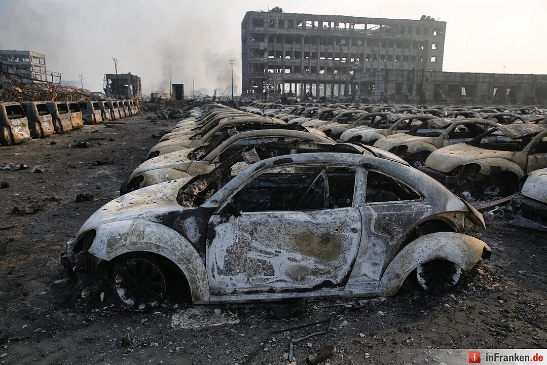 Huge explosion rocks Chinese port city of Tianjin