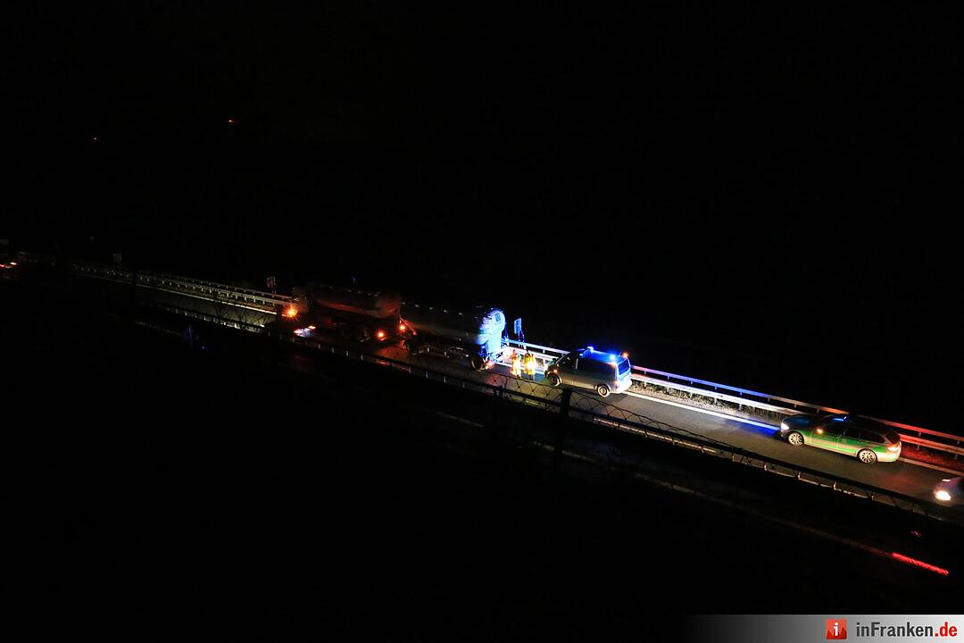 Pannen-Lkw in der A70-Baustelle Würgauer Berg