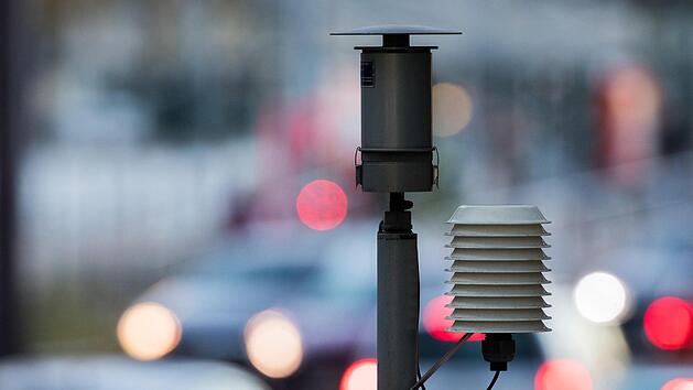 Die Deutsche Umwelthilfe verklagt Bayern auf saubere Luft in N&uuml;rnberg. Auch Dieselfahrverbote sind im Gespr&auml;ch. Symbolfoto: Rolf Vennenbernd/dpa