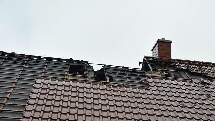 So sah es am Dienstagmorgen am Brandort aus. Foto: Ralf Ruppert